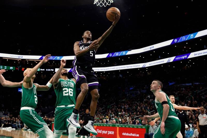 Kings’ Playoff Hopes Dwindle Despite Fox’s 40-Point Effort