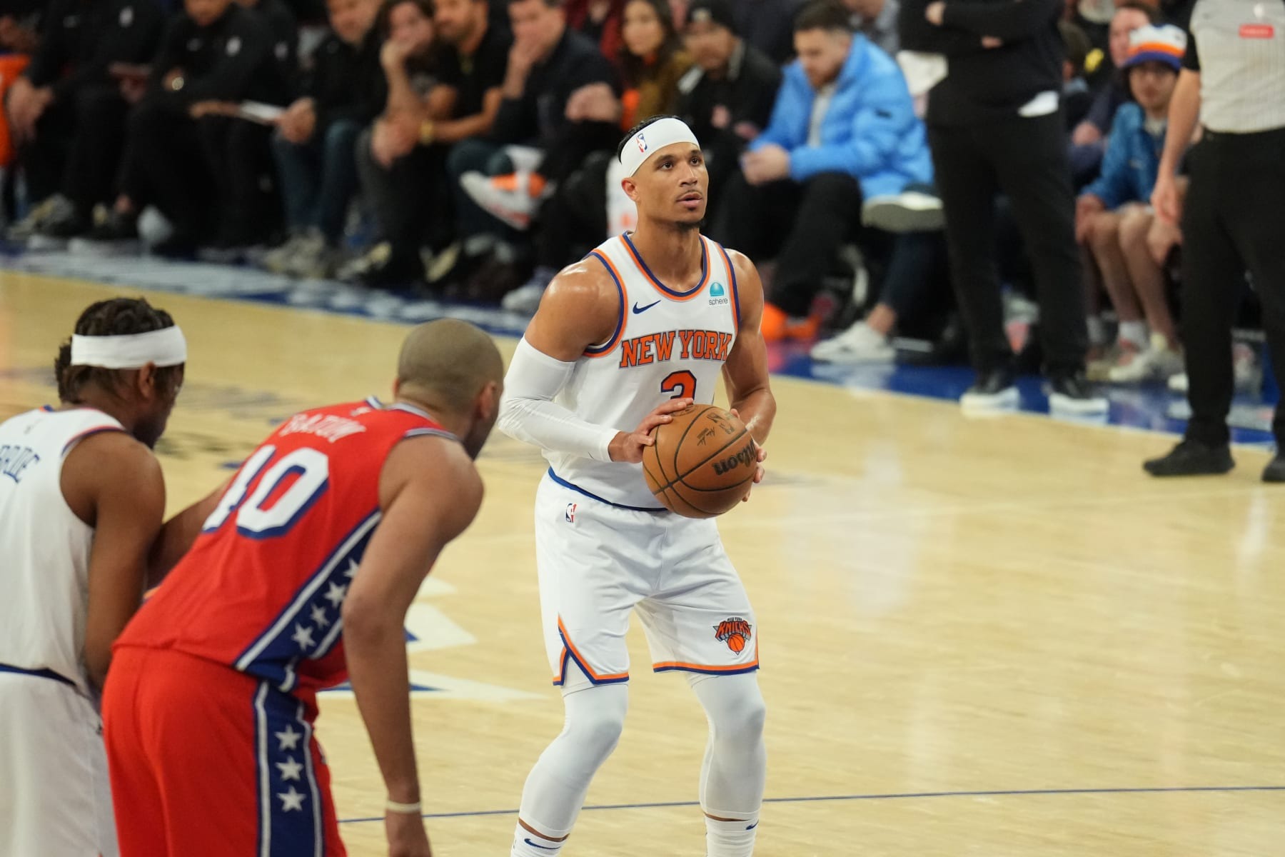 Hart’s Clutch Three-Pointers Lift Knicks Over 76ers